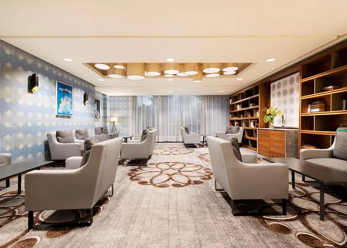 Doubletree By Hilton Krakow & Convention CenterГотель